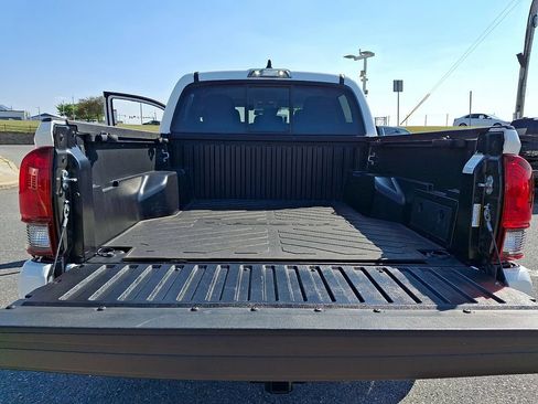Used 2023 Toyota Tacoma SR AWD/4WD image 28