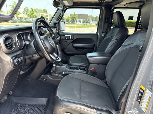 Used 2021 Jeep Gladiator Sport AWD/4WD image 19