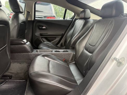 Used 2011 Chevrolet Volt Premium w/ Premium Trim Package FWD image 10