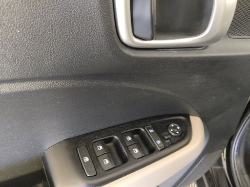 Used 2020 Hyundai Venue SEL w/ Convenience Package FWD image 27