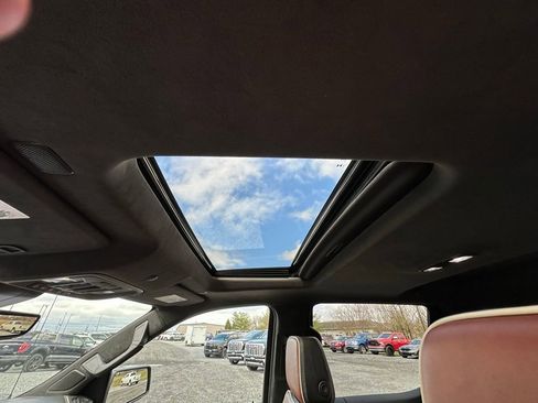 Used 2025 GMC Sierra 1500 Denali Ultimate image 5
