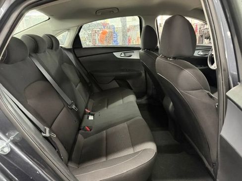 Used 2023 Kia Forte LX FWD image 9