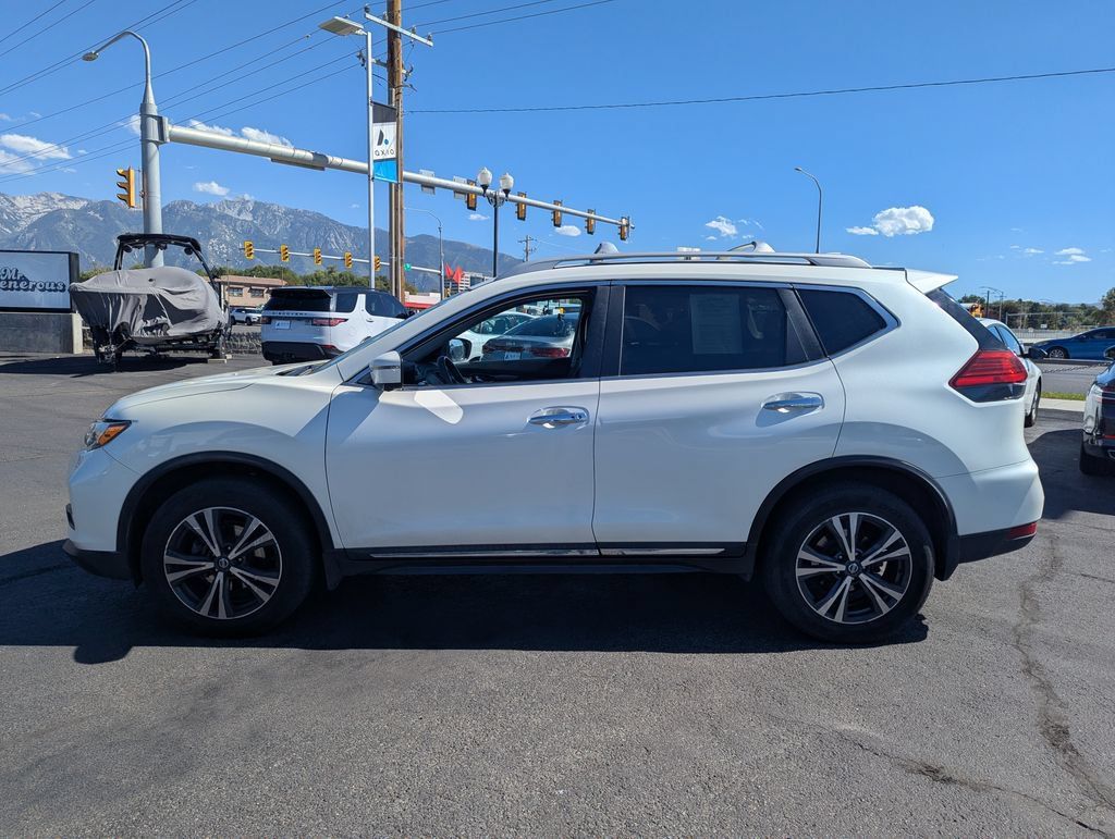 Used 2017 Nissan Rogue SL w/ SL Premium Package AWD/4WD image 8