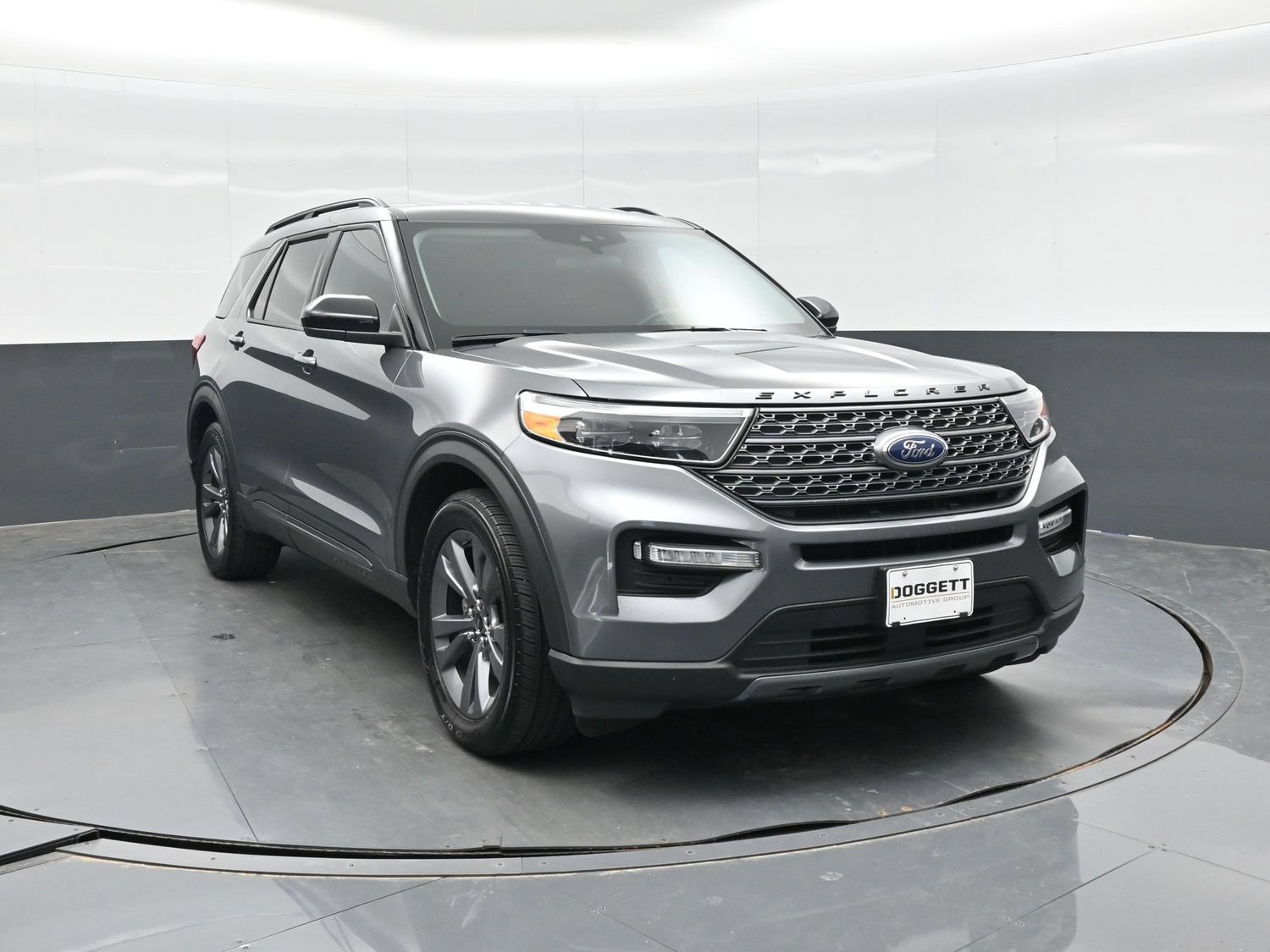 Certified 2023 Ford Explorer XLT w/ Equipment Group 202A RWD image 17