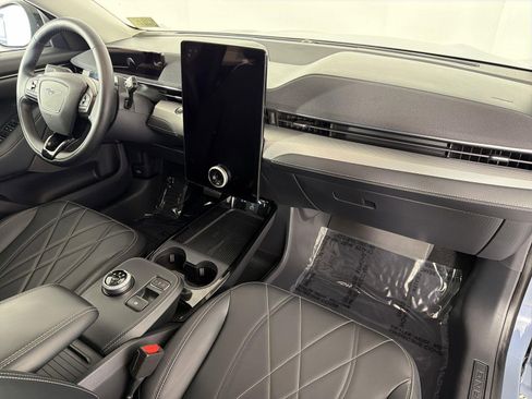 Used 2023 Ford Mustang Mach-E Select image 33