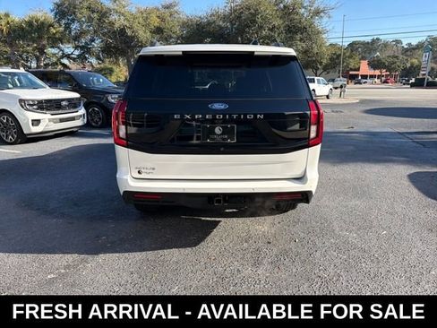Used 2025 Ford Expedition Active image 8