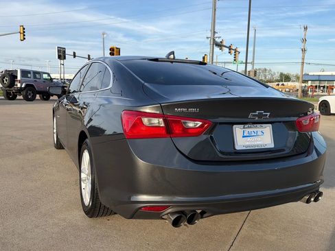 Used 2018 Chevrolet Malibu LT FWD image 15