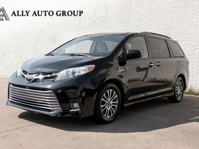 Used 2018 Toyota Sienna XLE