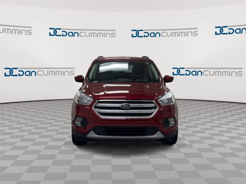 Used 2018 Ford Escape SE image 3