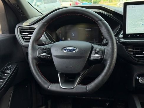 Used 2024 Ford Escape ST-Line w/ Tech Pack #1 AWD/4WD image 8