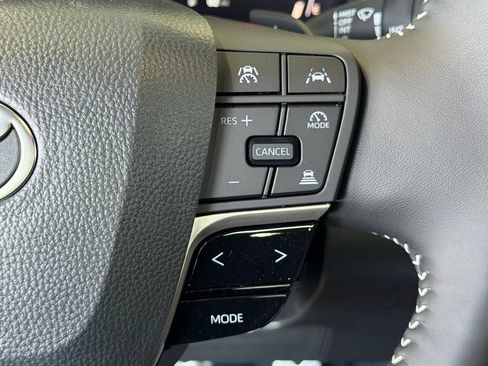 Used 2026 Toyota Camry Hybrid FWD image 21