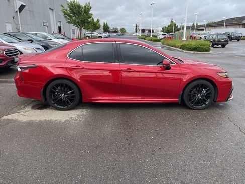 Used 2021 Toyota Camry XSE image 8