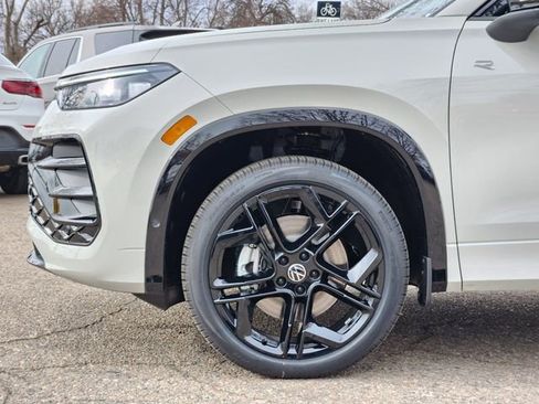 New 2026 Volkswagen Tiguan SE R-Line image 8