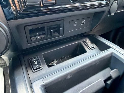 Used 2021 Nissan Titan PRO-4X w/ Pro-4x Convenience Package AWD/4WD image 28