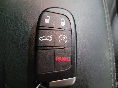 Used 2020 Jeep Cherokee Limited AWD/4WD image 32