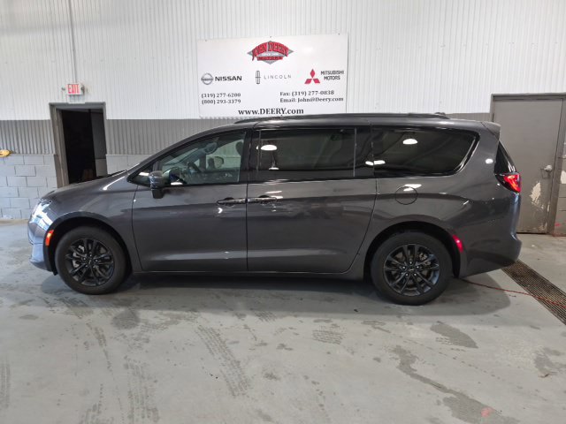 Used 2020 Chrysler Pacifica Touring-L AWD/4WD image 6