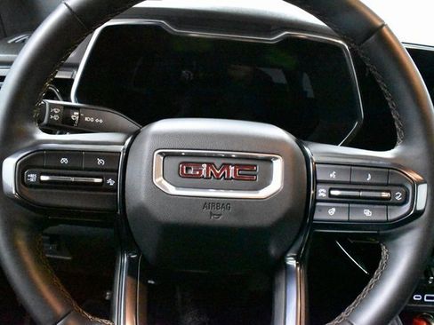 Used 2023 GMC Canyon AT4 w/ AT4 Premium Package image 19