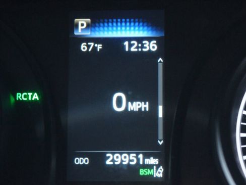 Used 2024 Toyota Camry SE image 4