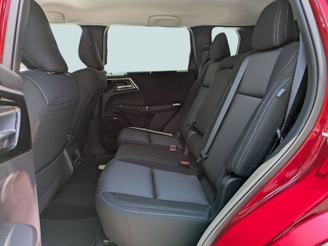 Used 2026 Mitsubishi Outlander ES FWD image 14