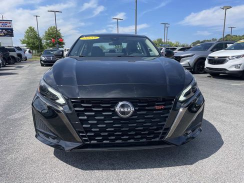 Used 2023 Nissan Altima 2.5 SR w/ SR Premium Package FWD image 10