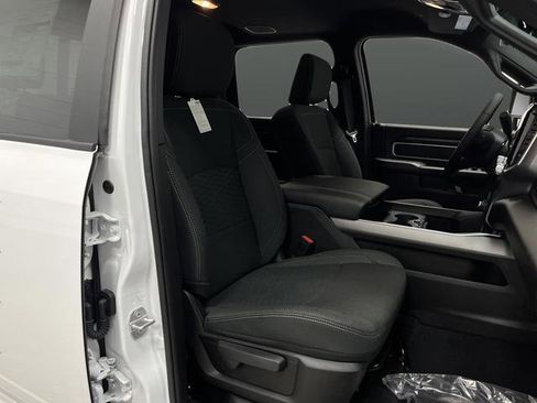 New 2025 RAM 2500 Big Horn image 32