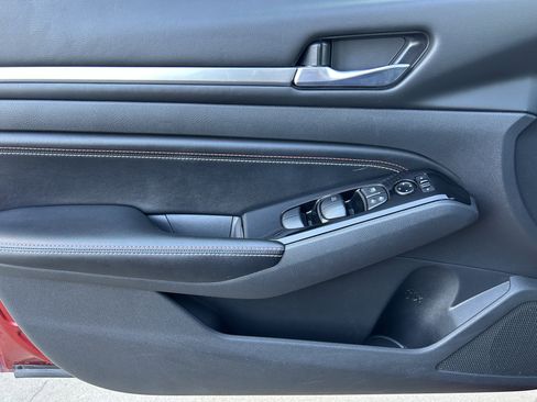 Used 2023 Nissan Altima 2.5 SR w/ SR Premium Package image 19