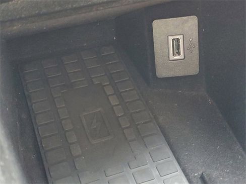 Used 2019 Lincoln Nautilus Select image 29