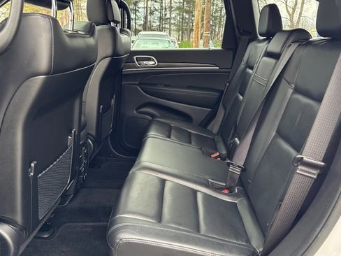 Used 2022 Jeep Grand Cherokee Limited image 10