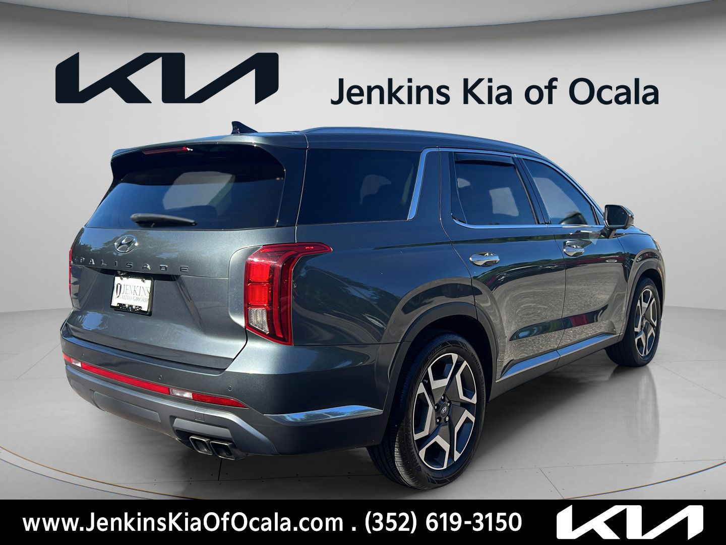 Used 2023 Hyundai Palisade Limited FWD image 3