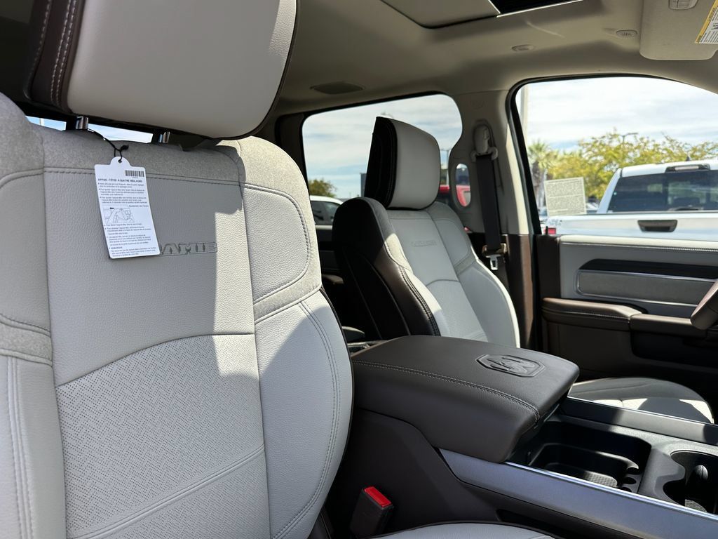 New 2026 RAM 2500 Laramie AWD/4WD image 15