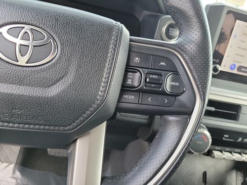 Used 2025 Toyota 4Runner SR5 AWD/4WD image 27