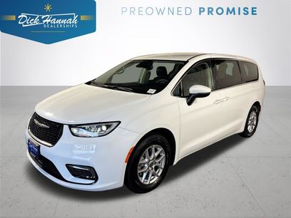 Used 2023 Chrysler Pacifica Touring-L