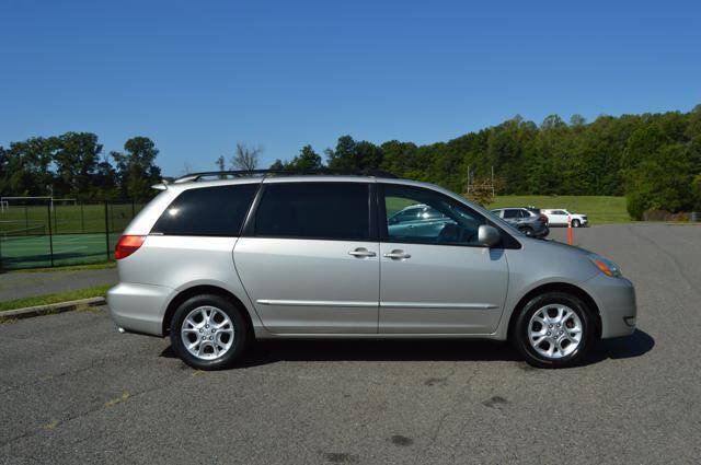 Used 2004 Toyota Sienna XLE Limited w/ Limited Pkg 5 FWD image 62