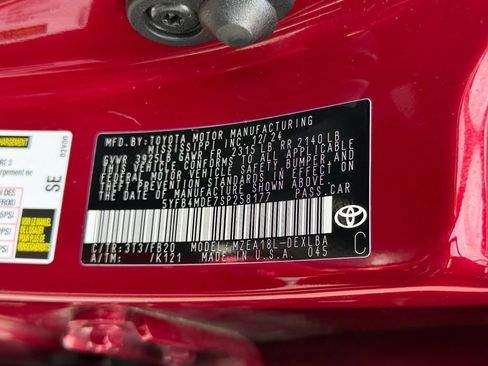 Used 2025 Toyota Corolla LE FWD image 30