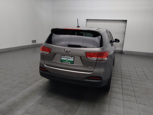 Used 2016 Kia Sorento L FWD image 7