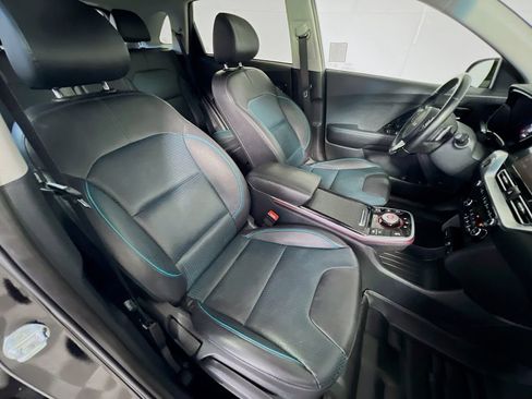 Used 2022 Kia Niro EX Premium image 30