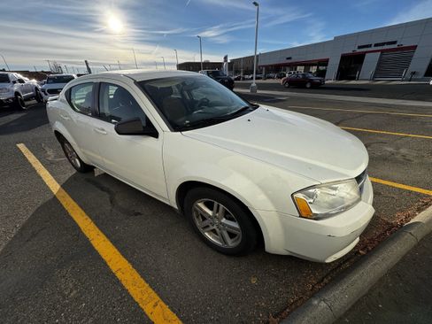 Used 2009 Dodge Avenger SXT image 1
