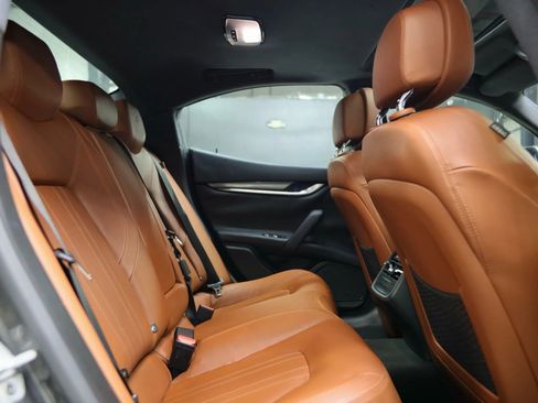 Used 2018 Maserati Ghibli image 33