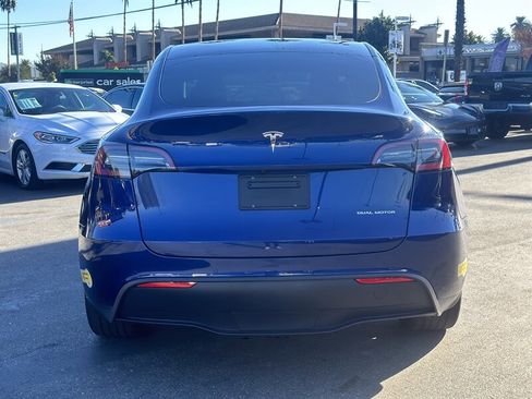 Used 2022 Tesla Model Y Long Range image 5