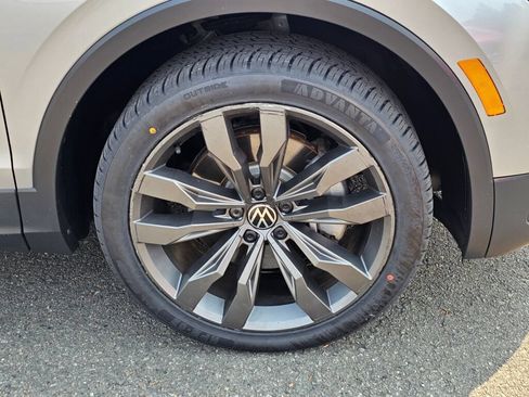 Used 2024 Volkswagen Tiguan S AWD/4WD image 30