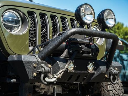 Used 2022 Jeep Wrangler Unlimited Rubicon w/ Trailer Tow Package AWD/4WD image 16