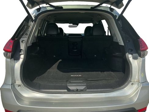 Used 2018 Nissan Rogue SL FWD image 24