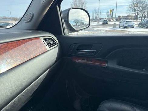 Used 2013 Chevrolet Suburban LT image 11