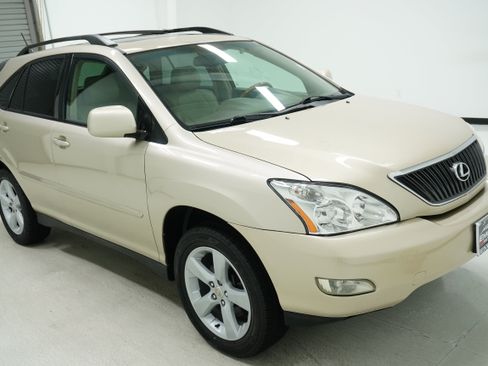 Used 2005 Lexus RX 330 FWD image 3