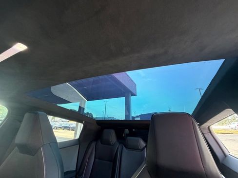 Used 2024 Tesla Cybertruck AWD Crew Cab image 24