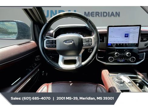 Used 2024 Ford Expedition Limited RWD image 5