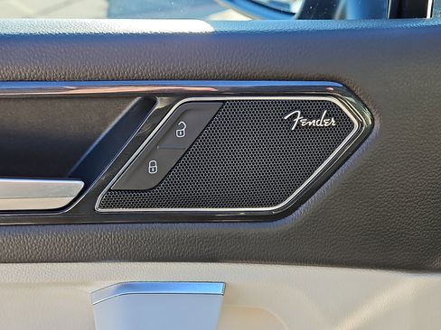 Used 2022 Volkswagen Tiguan SEL R-Line image 14