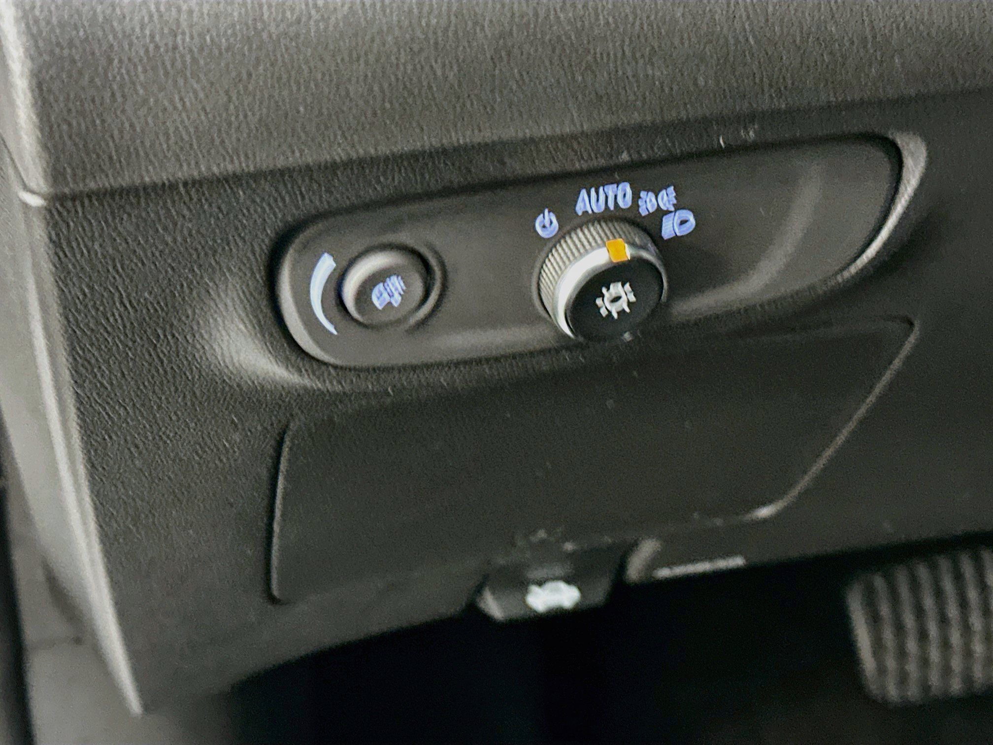 Used 2024 Buick Encore GX Sport Touring AWD/4WD image 17