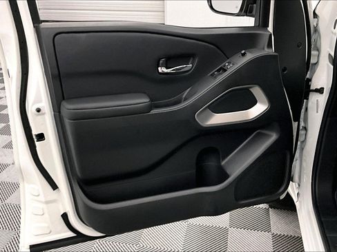 New 2025 Nissan Frontier SV w/ SV Convenience Package RWD image 28