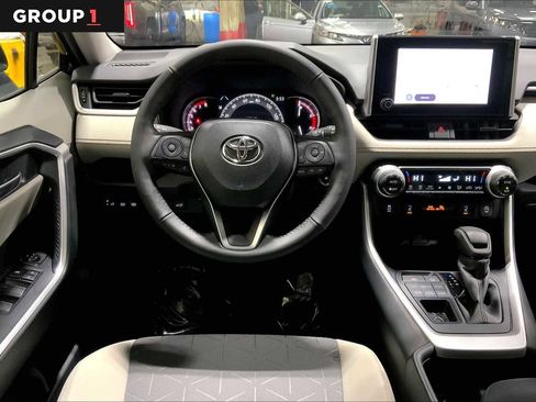 Used 2024 Toyota RAV4 XLE image 5